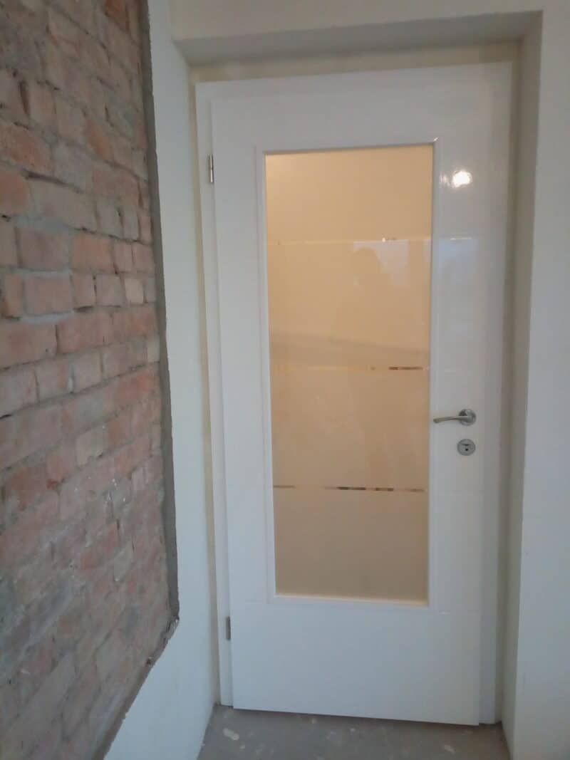 Pjeskareno Staklo Sa Providnim Linijama